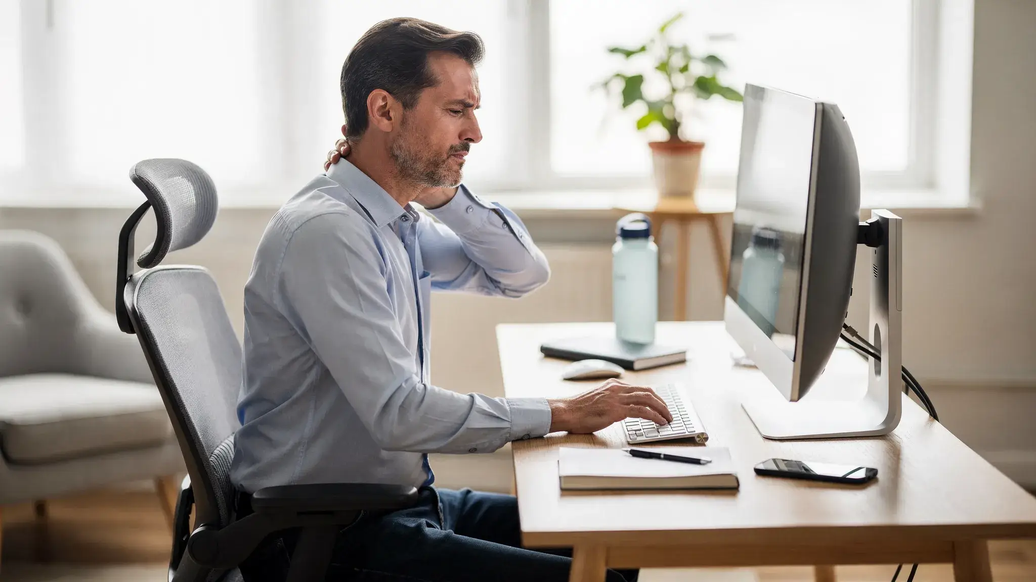 Cervical Pain Symptoms: How a Physiotherapist Can Help