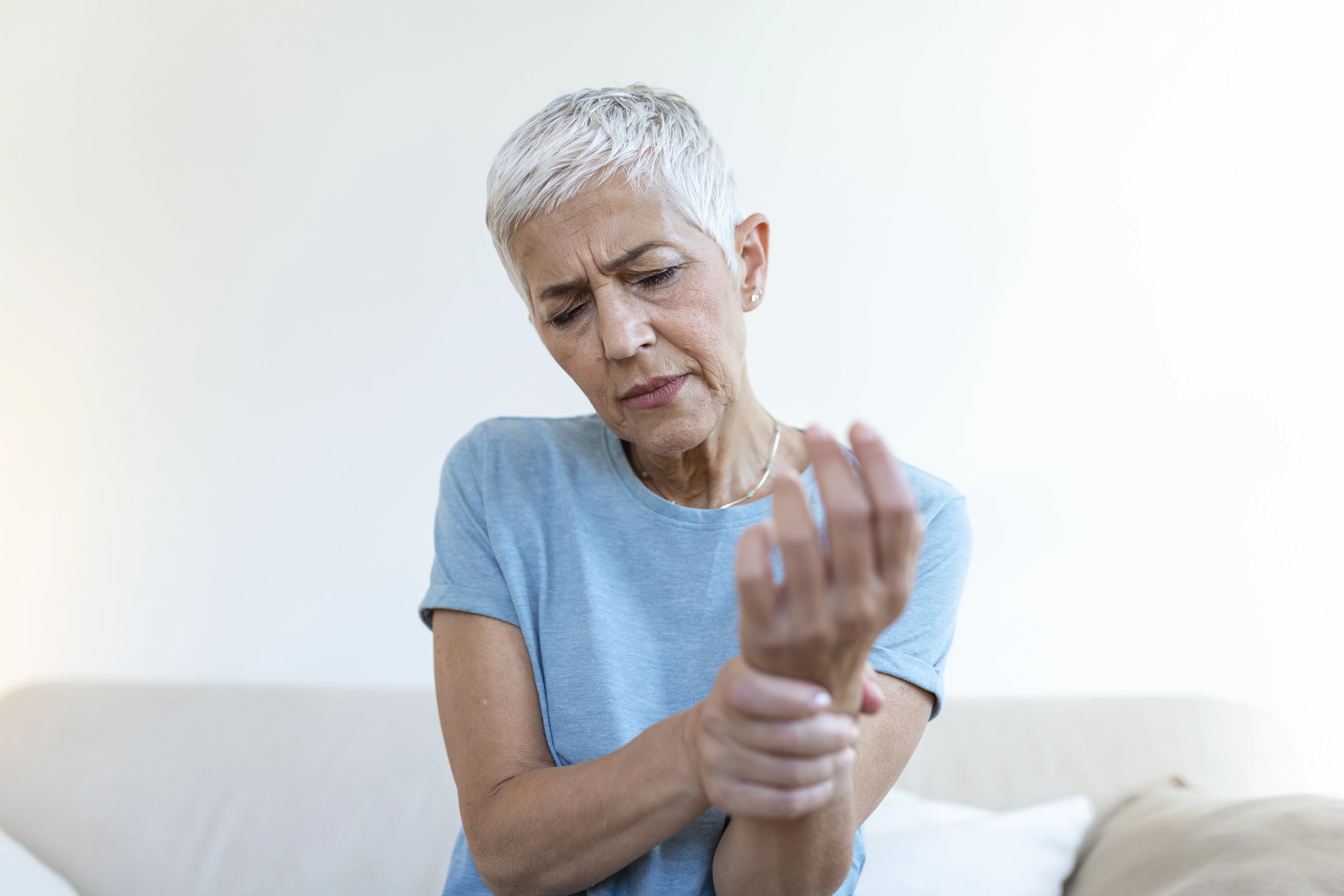 Arthritis Symptoms: Early Signs You Shouldn’t Ignore and When to Seek Help